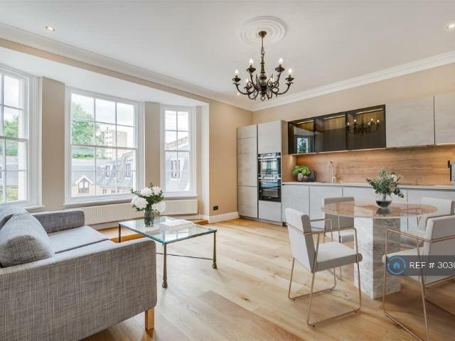 Apartment for rent in Southfields, Greater London
