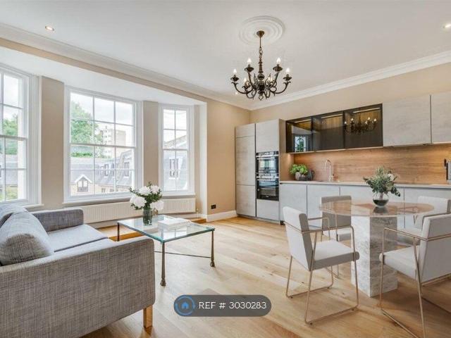 Apartment for rent in Southfields, Greater London