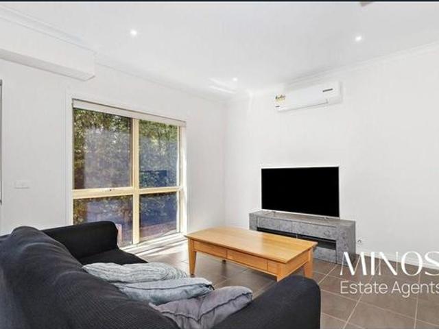 Townhouse for rent in Camerons Creek, Victoria