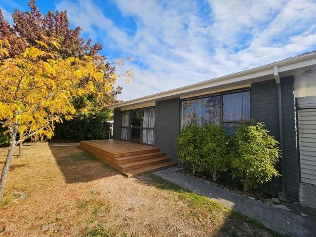 House for rent in Chaslands, Canterbury