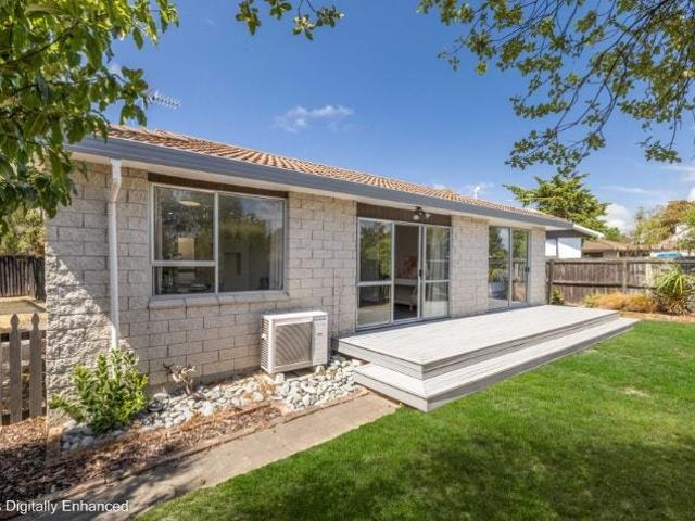 House for rent in Chaslands, Canterbury