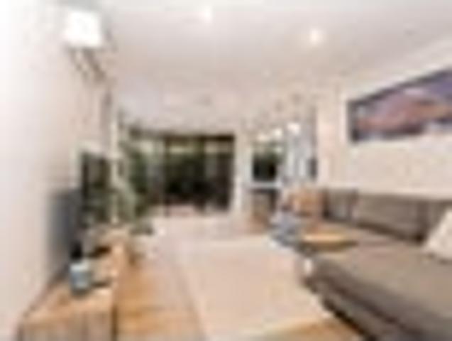 House for rent in Chaslands, Canterbury