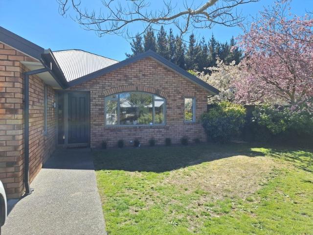 House for rent in Chaslands, Canterbury