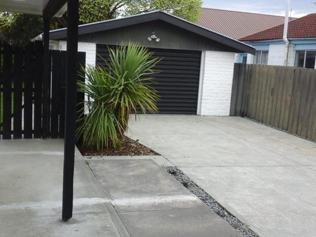House for rent in Chaslands, Canterbury