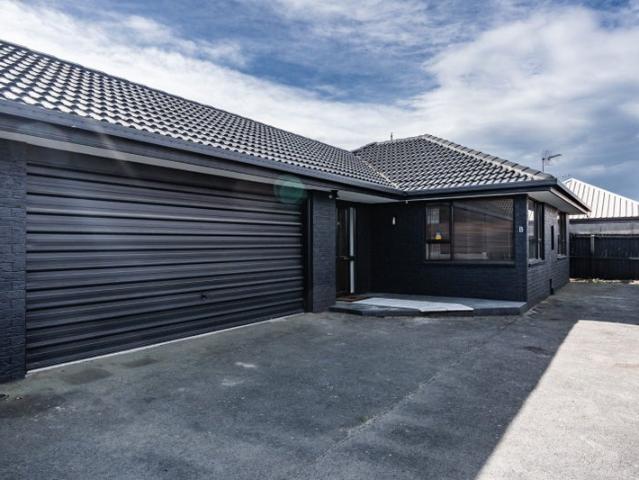 House for rent in Chaslands, Canterbury