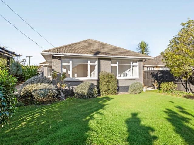 House for rent in Chaslands, Canterbury