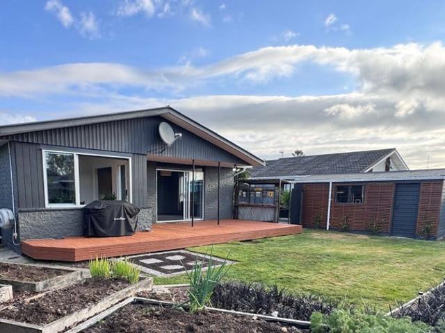 House for rent in Chaslands, Canterbury