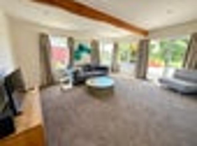 House for rent in Chaslands, Canterbury