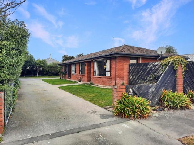 House for rent in Chaslands, Canterbury