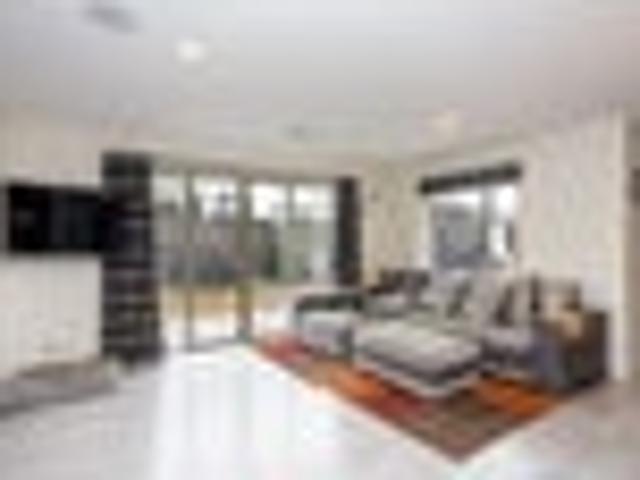 House for rent in Chaslands, Canterbury