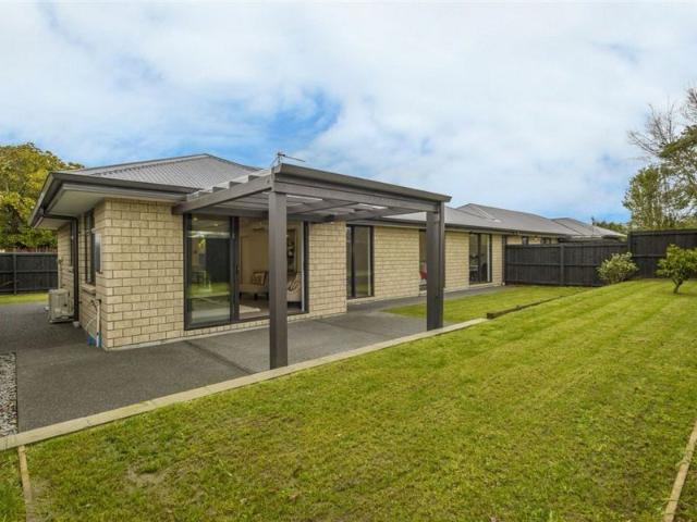 House for rent in Chaslands, Canterbury