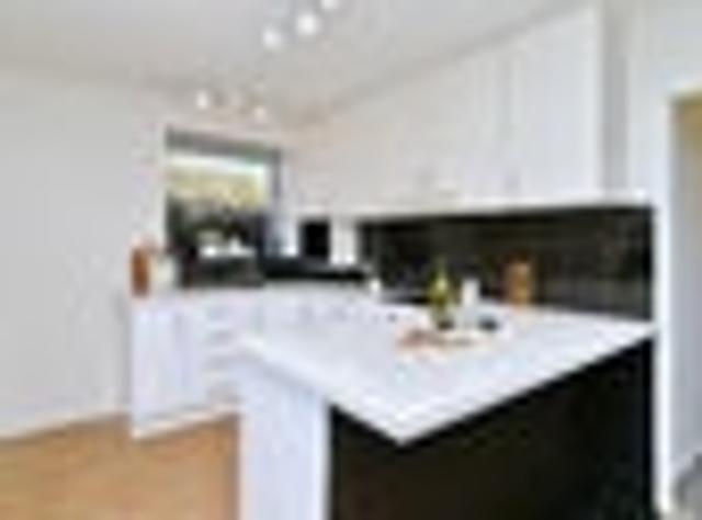 Apartment for sale in Chaslands, Canterbury