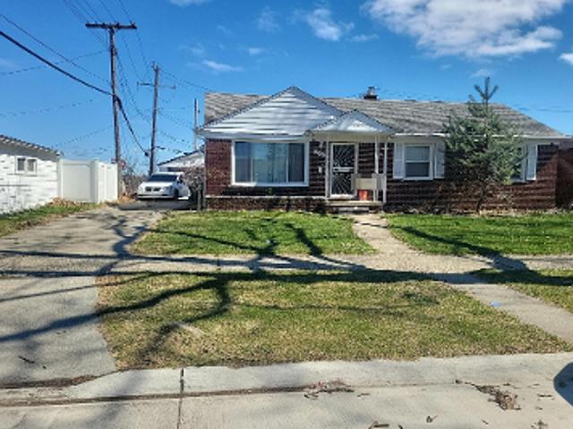 House for sale in Oak Park, Michigan