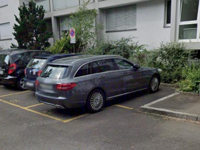 Garage mieten in Einigen, Zürich