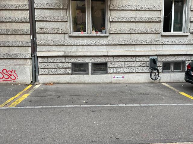 Garage mieten in Einigen, Zürich