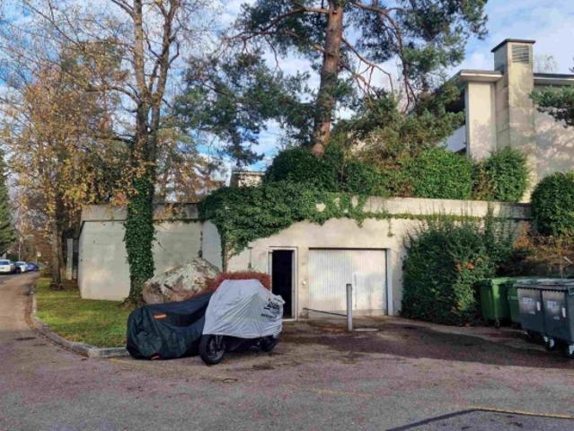 Garage mieten in Einigen, Zürich