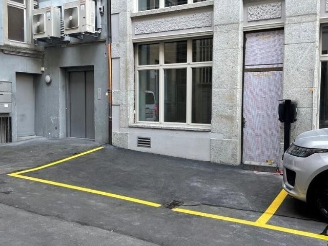 Garage mieten in Einigen, Zürich