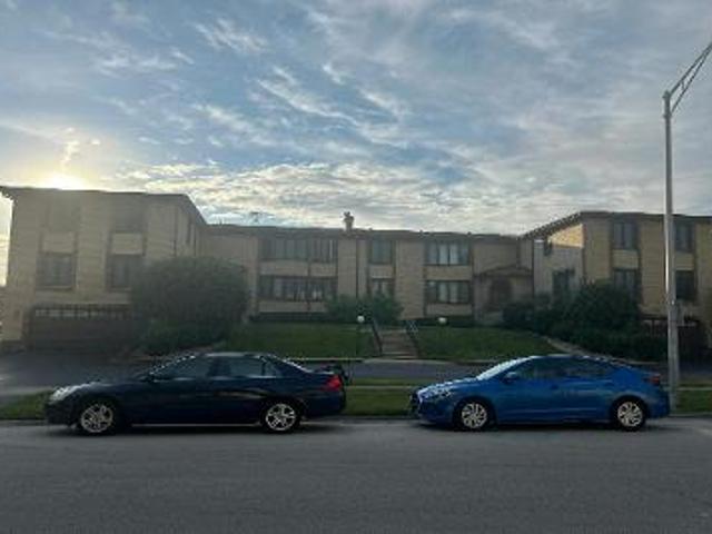 Condo for sale in Oak Lawn, Illinois