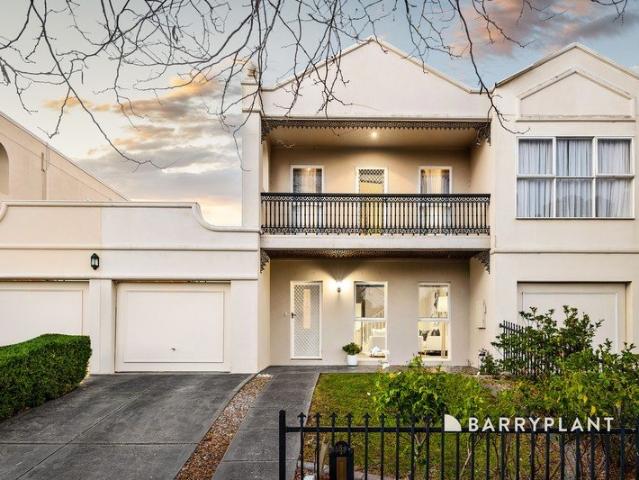 Townhouse for sale in Camerons Creek, Victoria