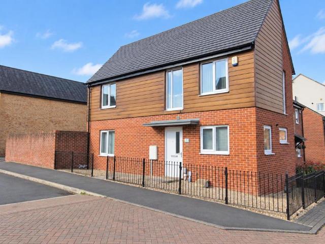 House for rent in Parklands, Leeds