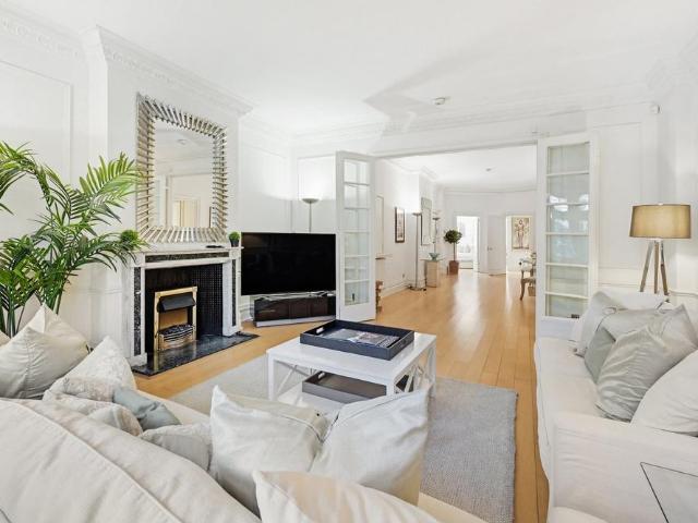 House for rent in Belgravia, Greater London