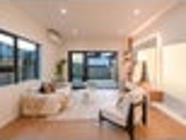 Townhouse for sale in Paremoremo, Oroua County