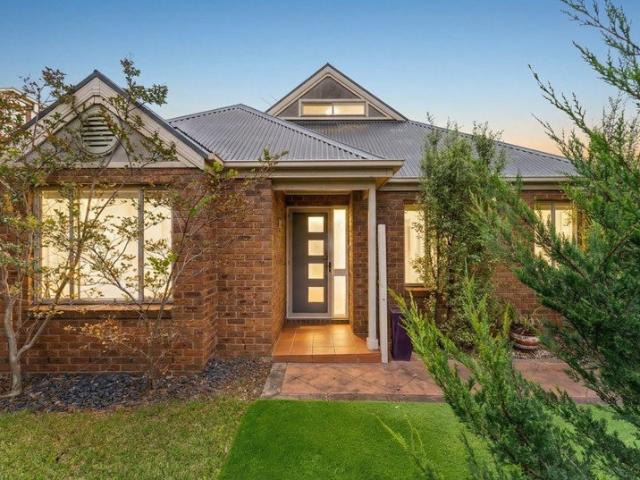 Townhouse for sale in Camerons Creek, Victoria