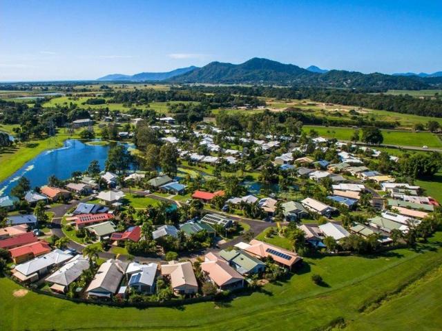 Villa for sale in Lake Placid, Cairns