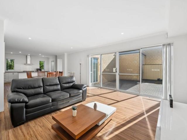 Townhouse for rent in Hammond Park, Western Australia