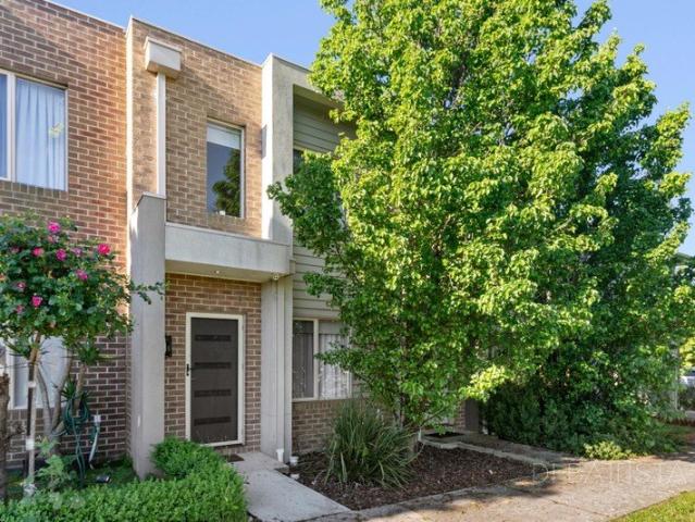 Townhouse for sale in Highlands, Melbourne
