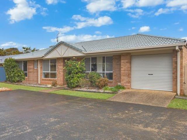 Villa for sale in Banora Point, New South Wales