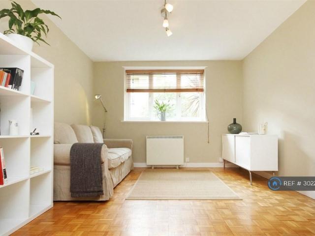 Apartment for rent in London Borough of Ealing, Greater London