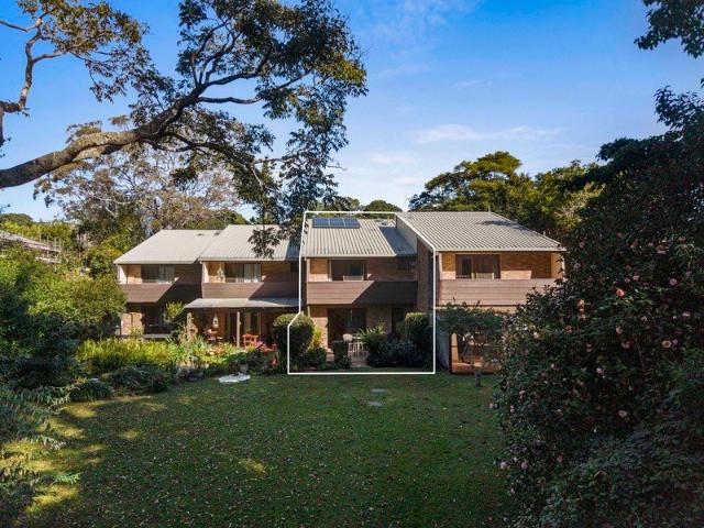 Townhouse for sale in Tamborine Mountain, Queensland