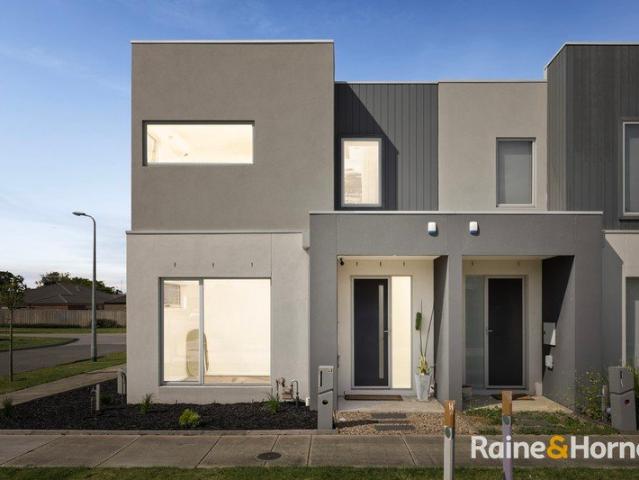 House for sale in Upper Point Cook, Melbourne
