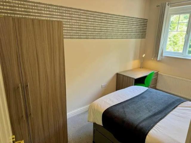 House for rent in Southcote, Reading