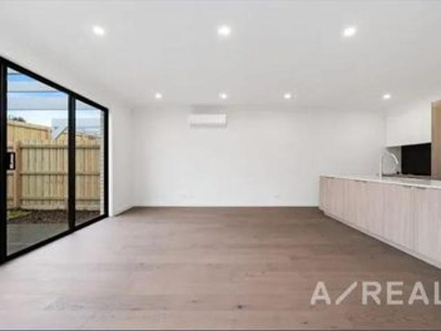 Townhouse for rent in Camerons Creek, Victoria