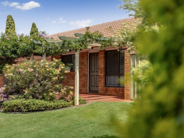 Apartment for sale in Kearneys Spring, Toowoomba