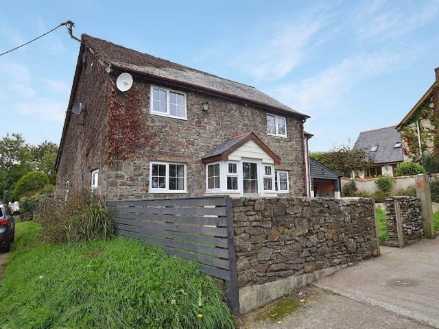 House for rent in Woolfardisworthy, Torridge