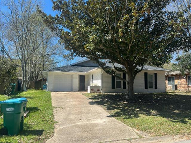 House for sale in Ocean Springs, Mississippi
