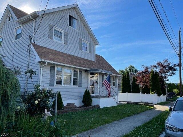 House for sale in Elmwood Park House for sale in Elmwood Park