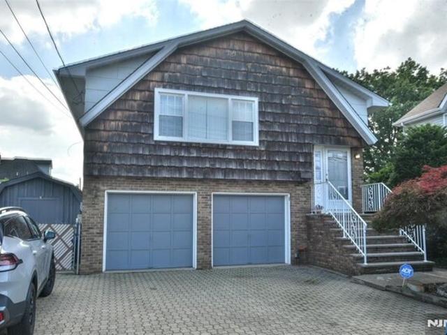 House for sale in Elmwood Park House for sale in Elmwood Park