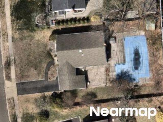 House for sale in Commack