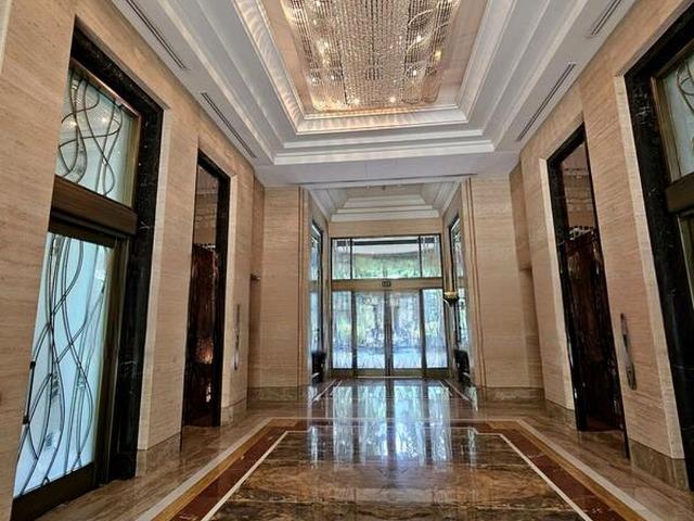 Condominium for sale in River Valley