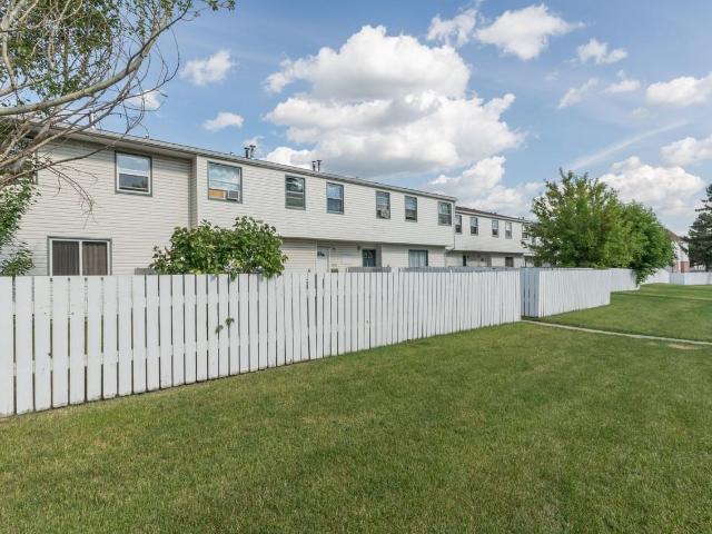 House for rent in Wedgewood, Alberta