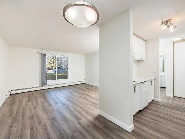 Apartment for rent in Wedgewood, Alberta