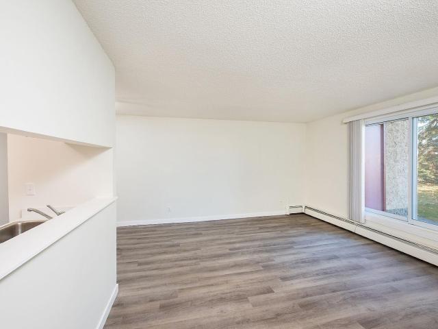 Apartment for rent in Wedgewood, Alberta