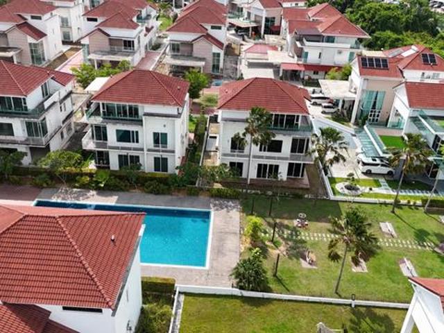 Bungalow for sale in Wellesley, Penang