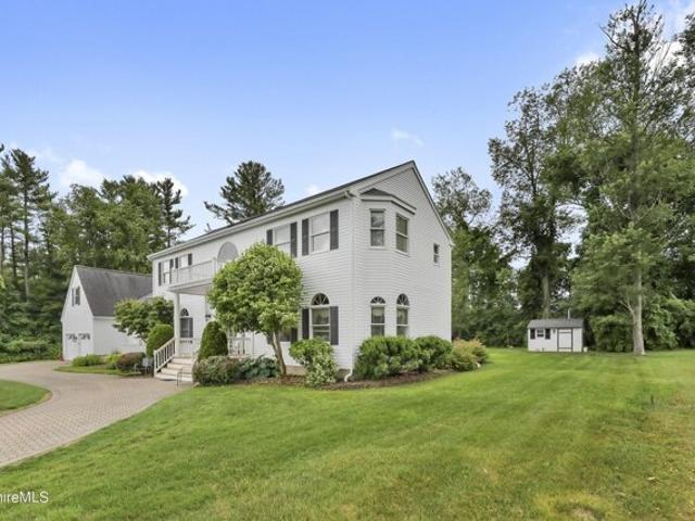 House for sale in Lee