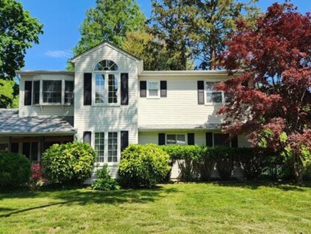 House for sale in Lincroft
