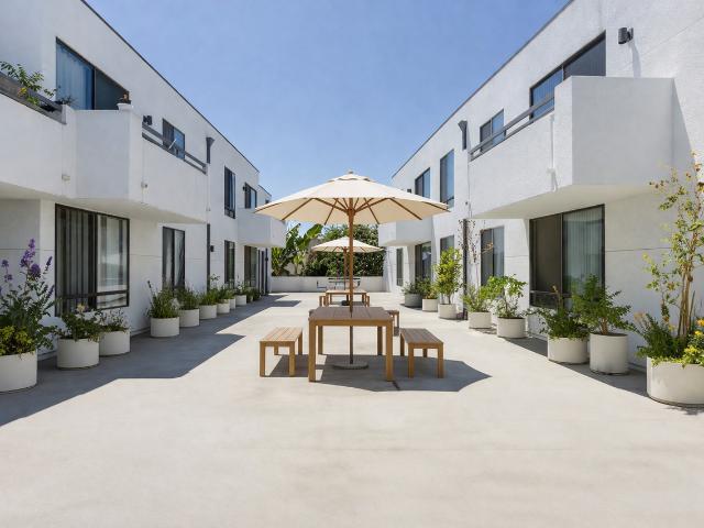 Apartment for rent in Canoga Park, California